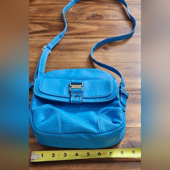 Rosetti blue faux leather cross body shoulder purse with multiple pockets - Picture 4 of 13
